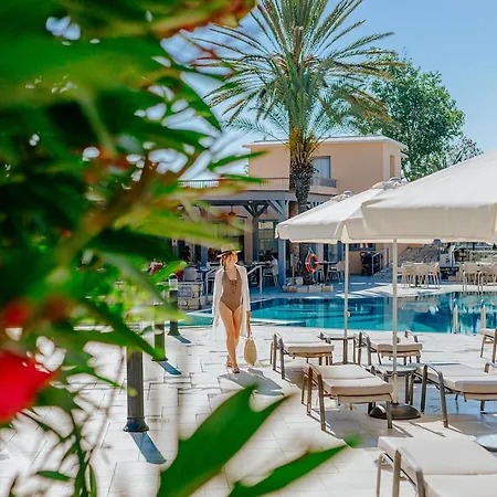 Louis St. Elias & Waterpark 4*