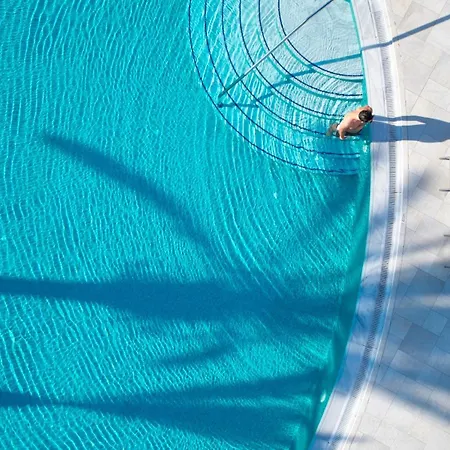 Louis St. Elias & Waterpark