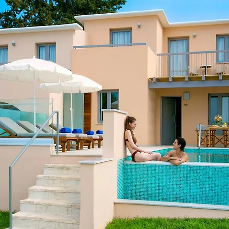 Louis St. Elias & Waterpark פרוטאראס