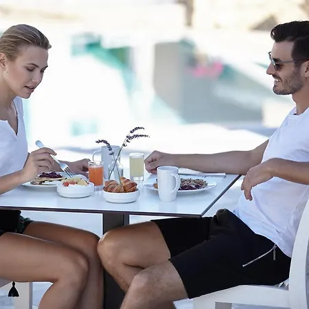 Louis St. Elias & Waterpark Hotel