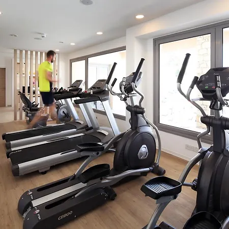 Louis St. Elias & Waterpark Hotell