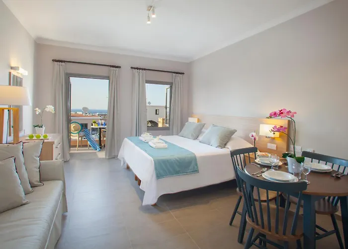 Louis St. Elias & Waterpark 4*