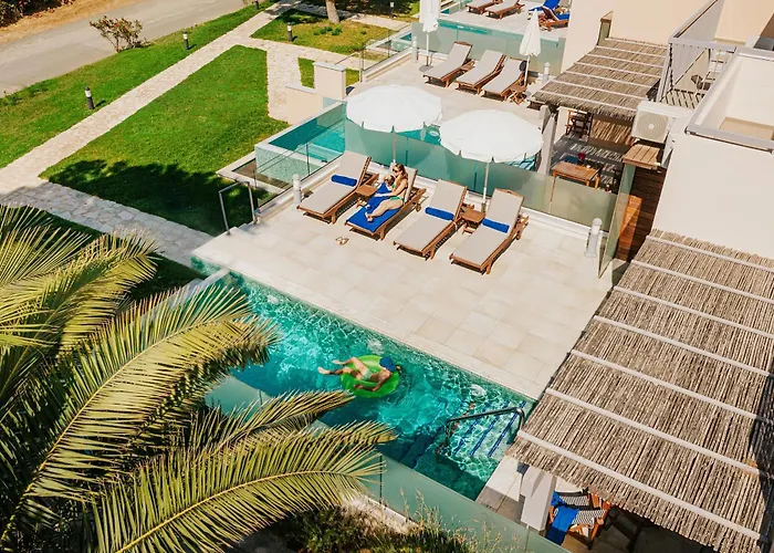 Louis St. Elias & Waterpark Hotel