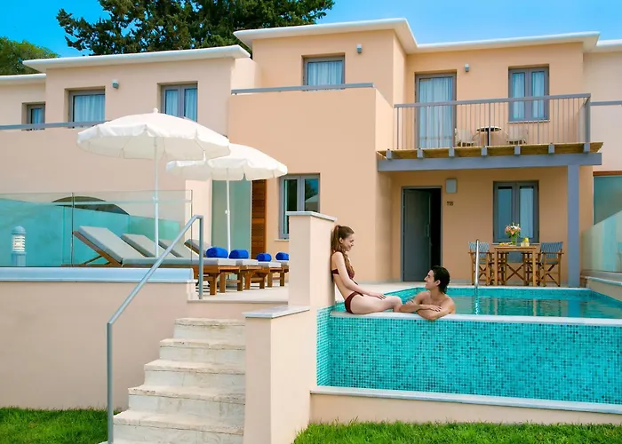 Louis St. Elias & Waterpark بروتاراس