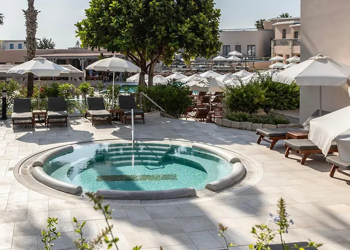 Louis St. Elias & Waterpark 4* بروتاراس