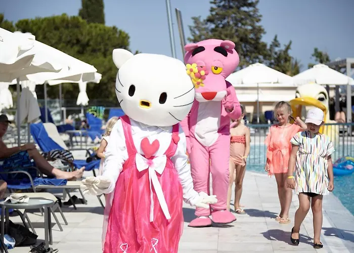 Louis St. Elias & Waterpark